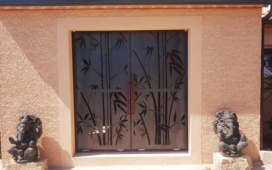 Porte coulissante motif bambou Manduel